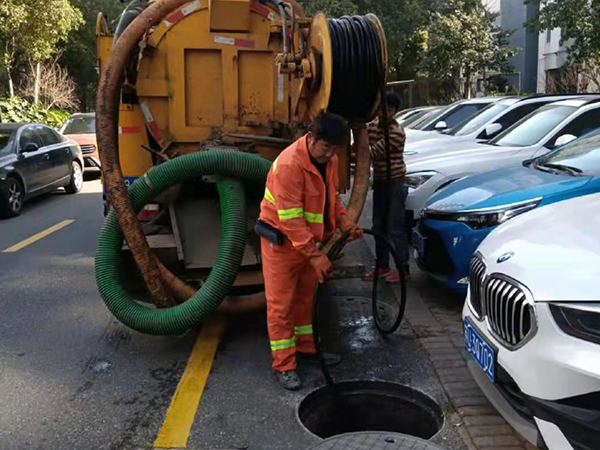 盈江排污管道清淤